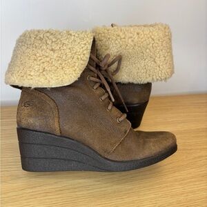 UGG Brown Suede Shearling Fold‎ Over Lace Up Wedge Ankle Boots Womens 8 1008146